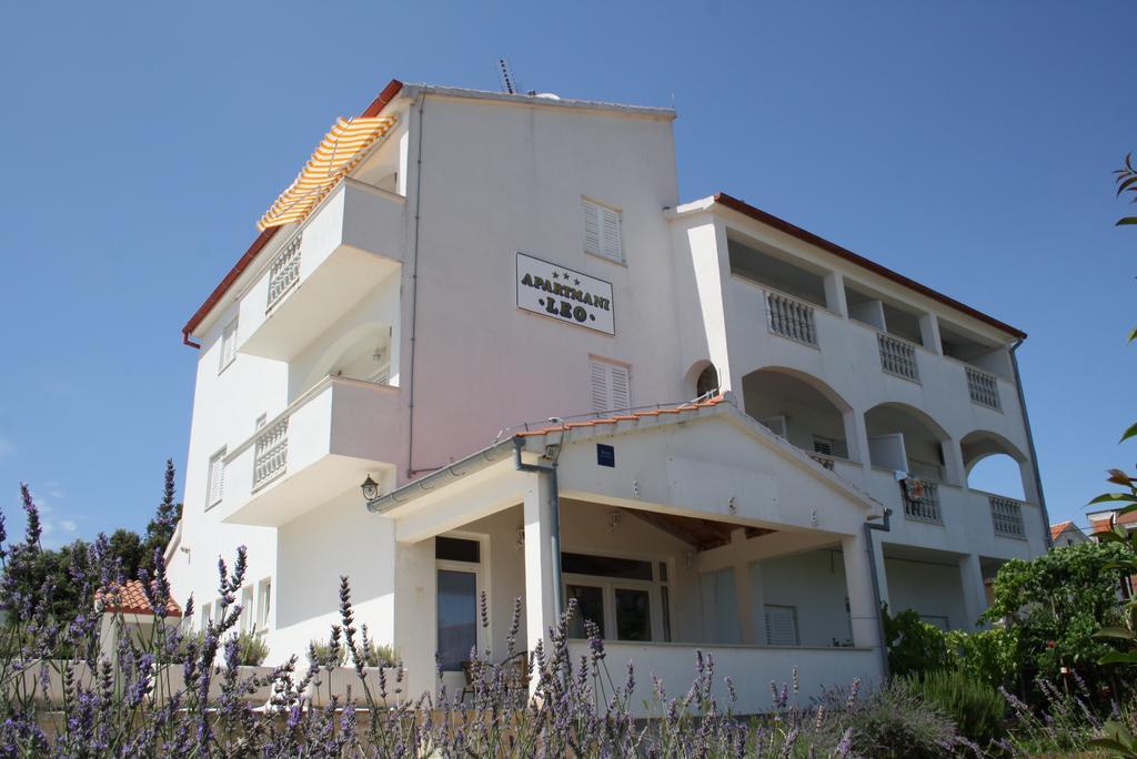 Apartments Leo Petrcane Exterior photo